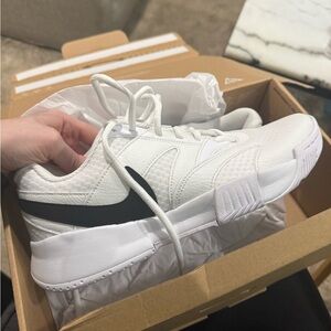 Nike Court Lite 4 in White and Black